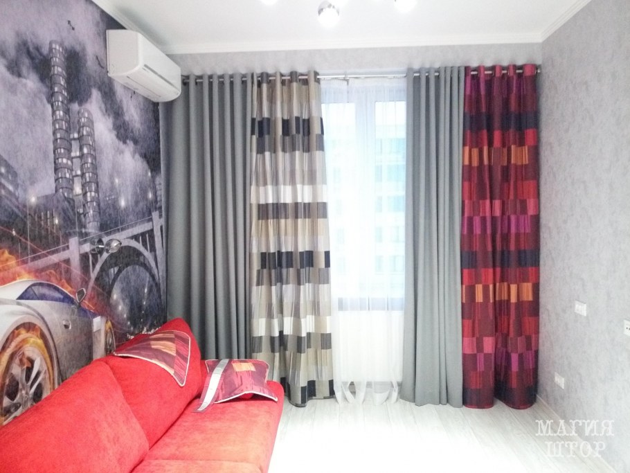 Тюль в комнату подростка