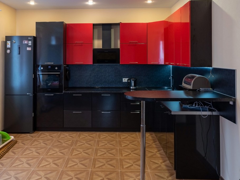 Кухни двухцветные угловые современные идеи