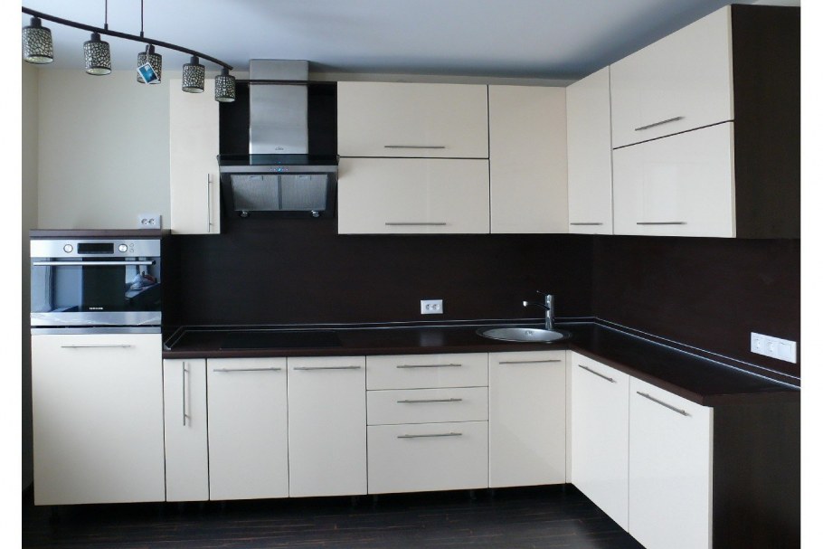 Кухонный гарнитур МДФ пленка белый глянец