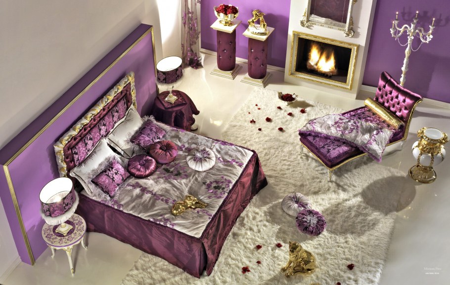 Фиолетовая с золотом спальня