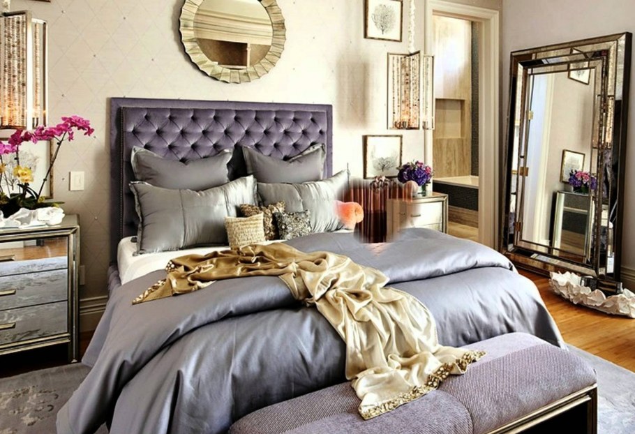 Фиолетовая с золотом спальня