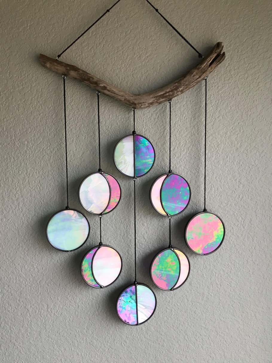 Декор из гирлянды на стену