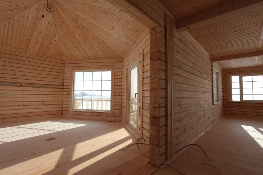 Деревянные дома из профилированного бруса внутри