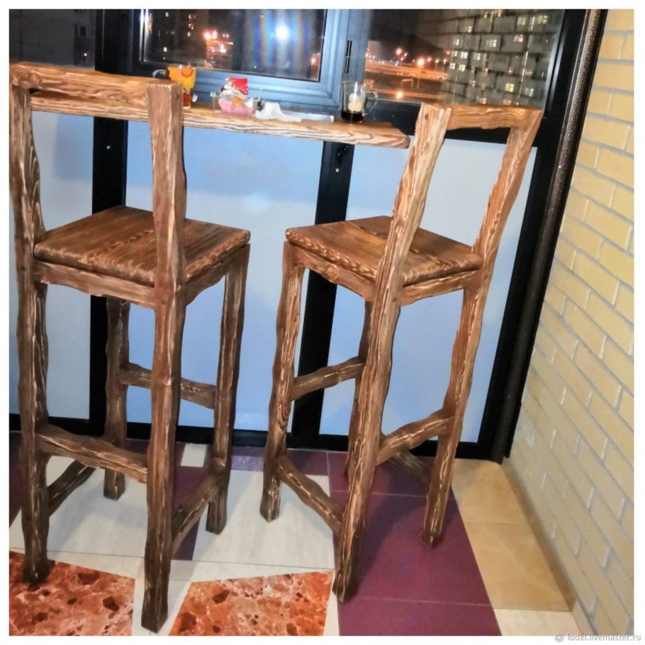 Барные стулья из дерева