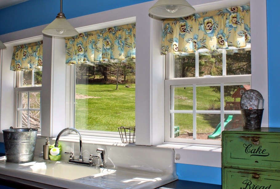 Красивое окно на кухне