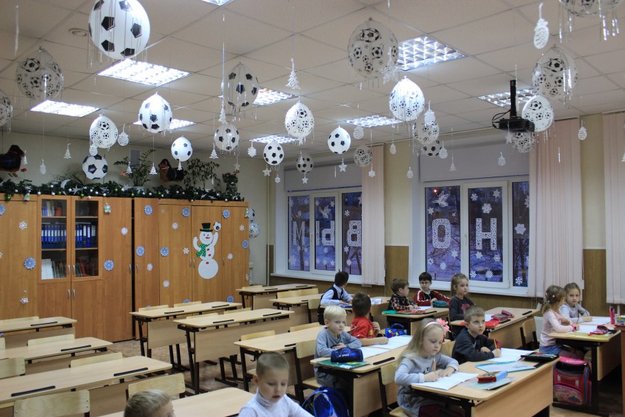 Новогодние украшения для школьного класса