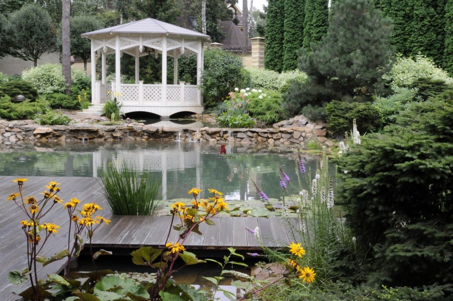 Пергола-Ротонда на пруду