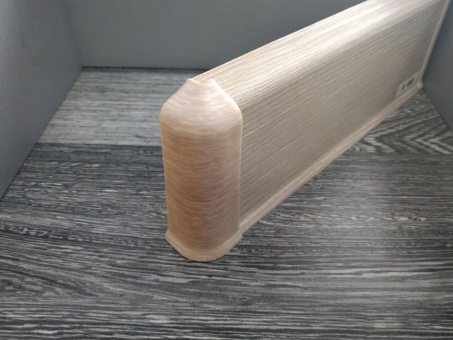 Плинтус 17003 (1,3)