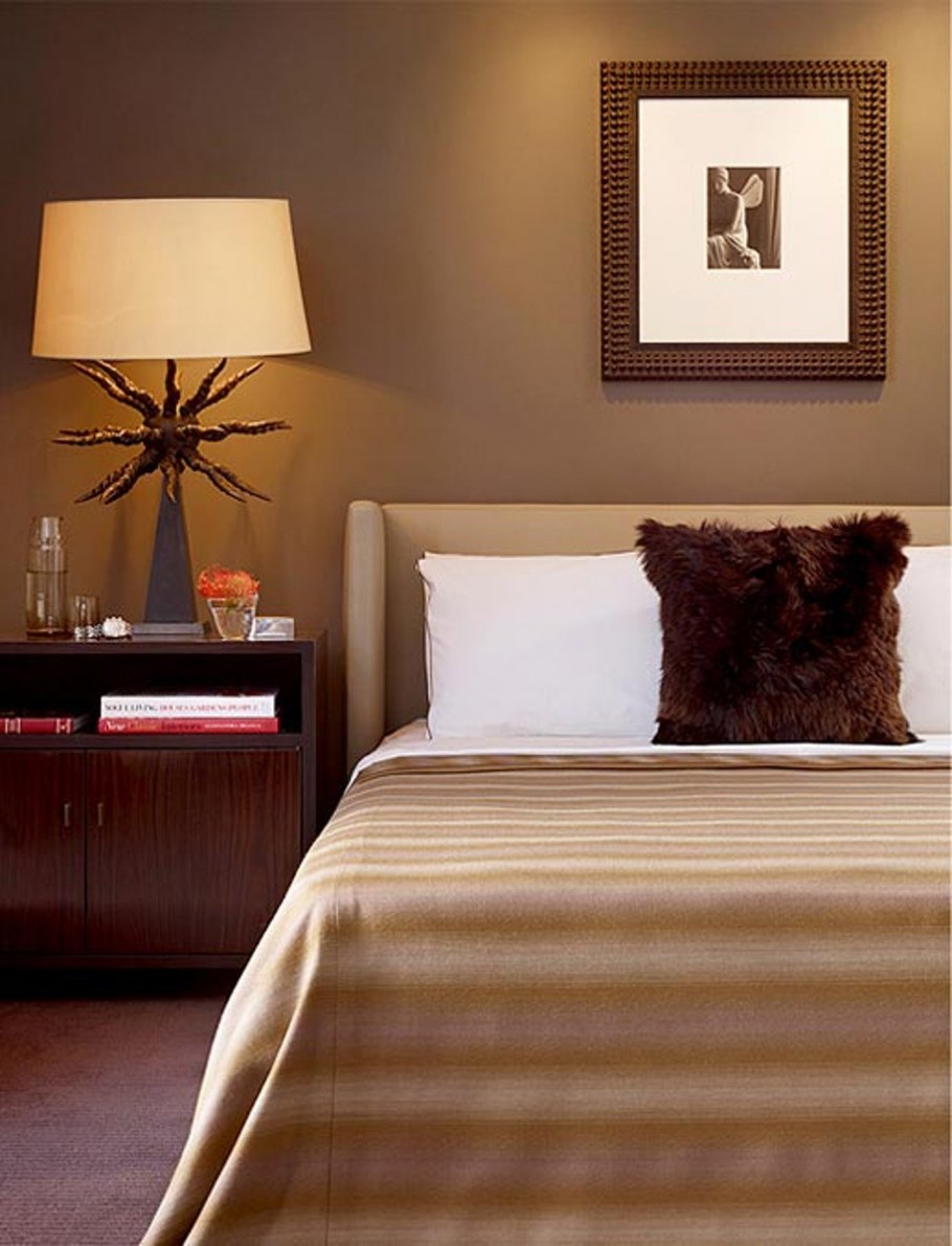 Коричневая спальня