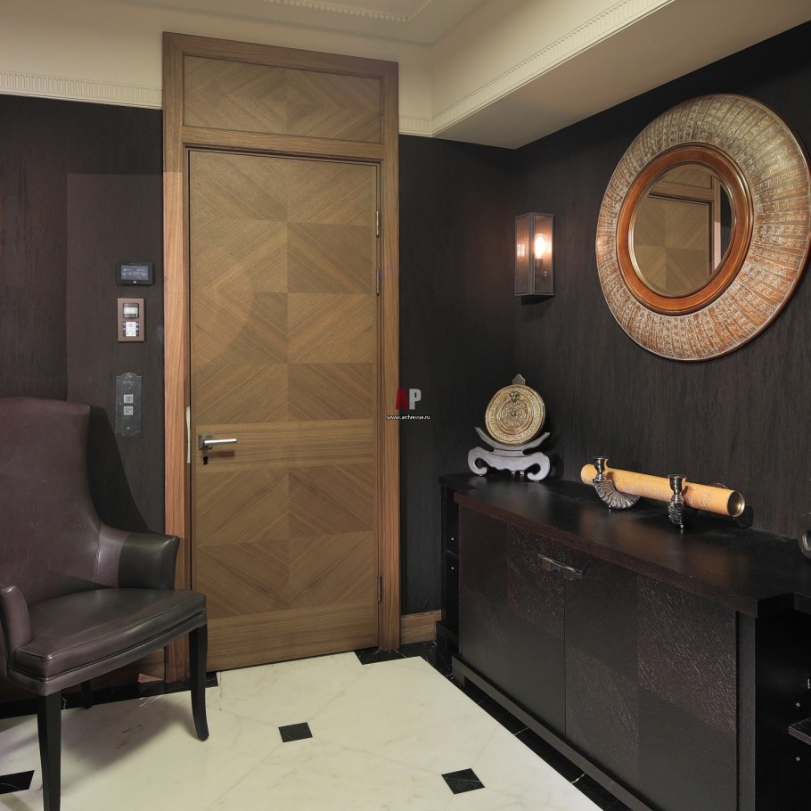 Коричневый коридор