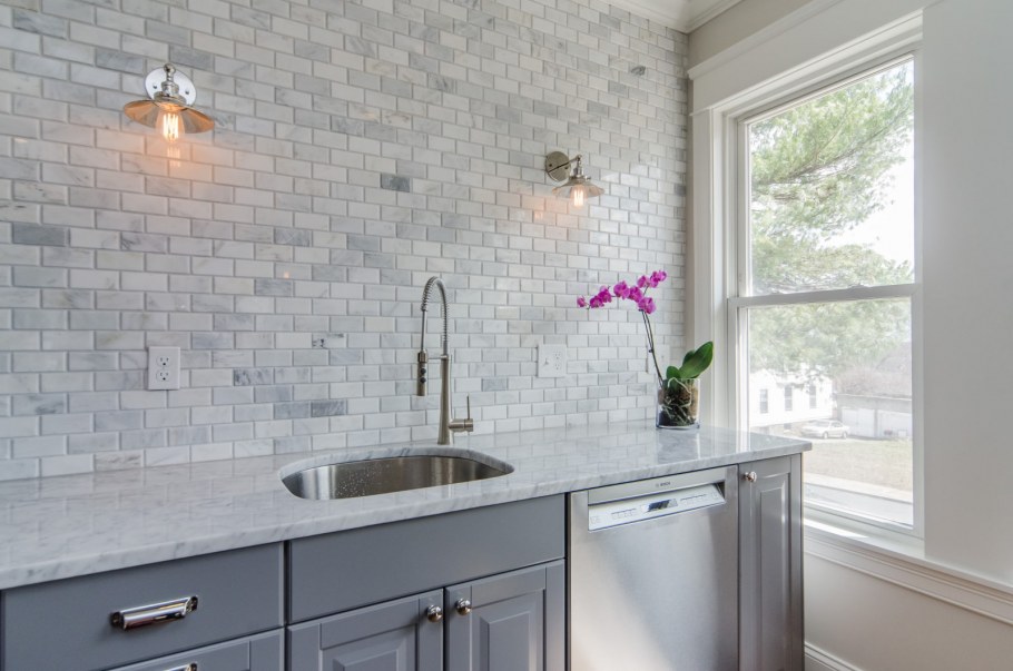 Яркие акценты в интерьере кухни