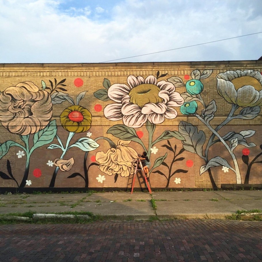 Роспись на заборах и стенах