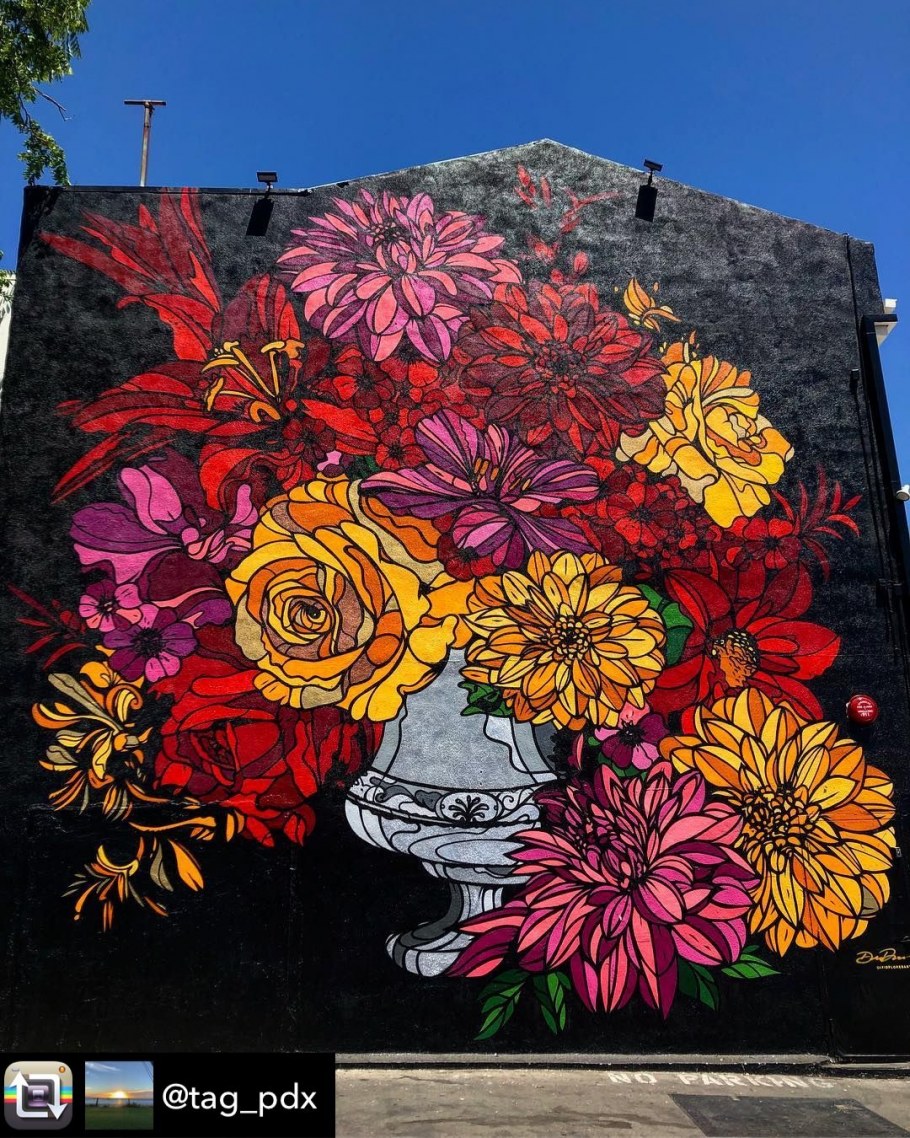 Стрит арт цветы