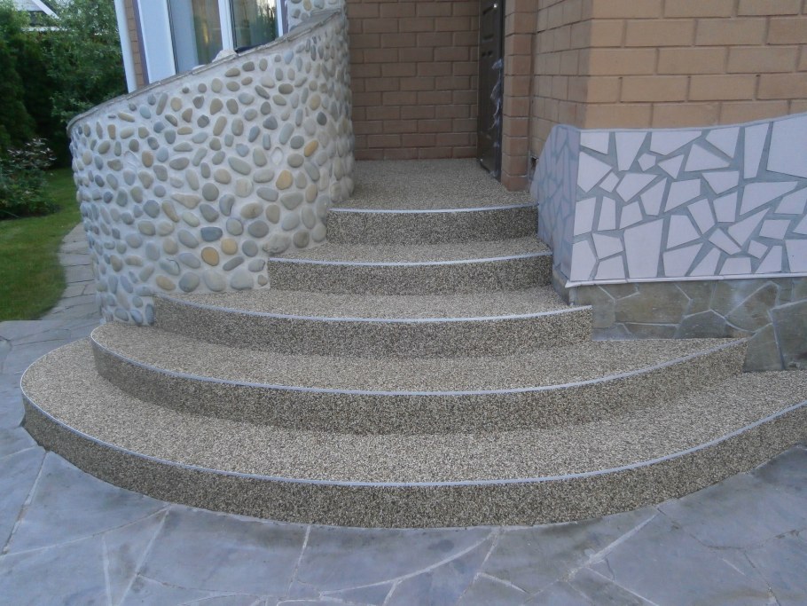 Камень песчаник ступени