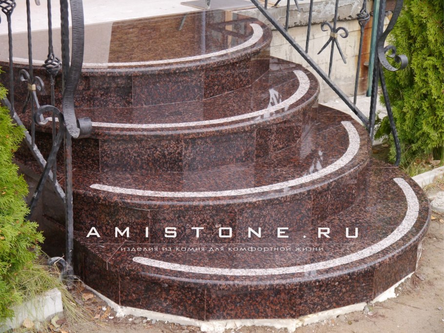 Лестница из природного камня