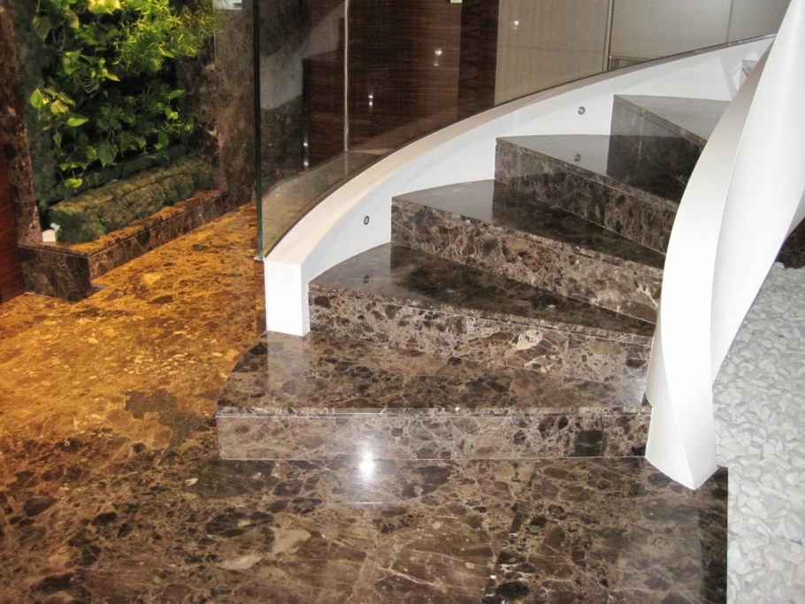 Крыльцо в частном доме