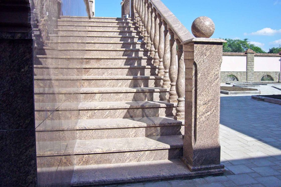 Крыльцо в загородном доме