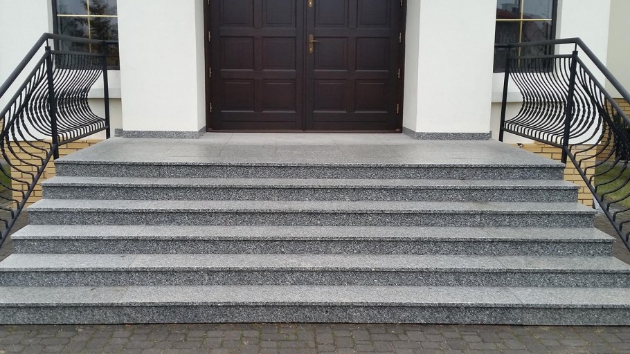 Онтарио (Калифорния) крыльцо