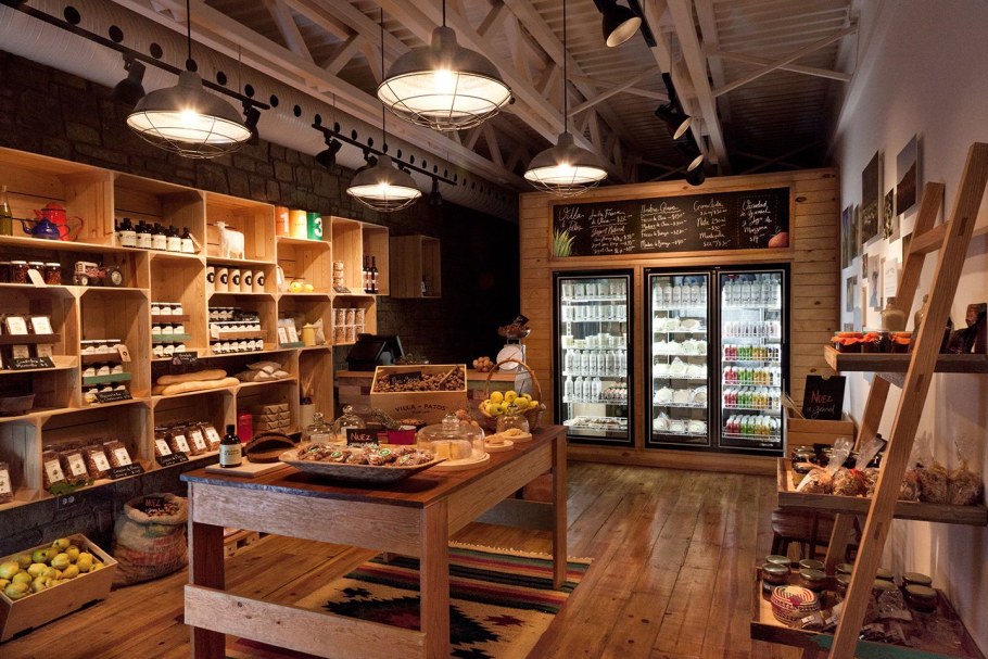 Продуктовый магазин в деревенском стиле