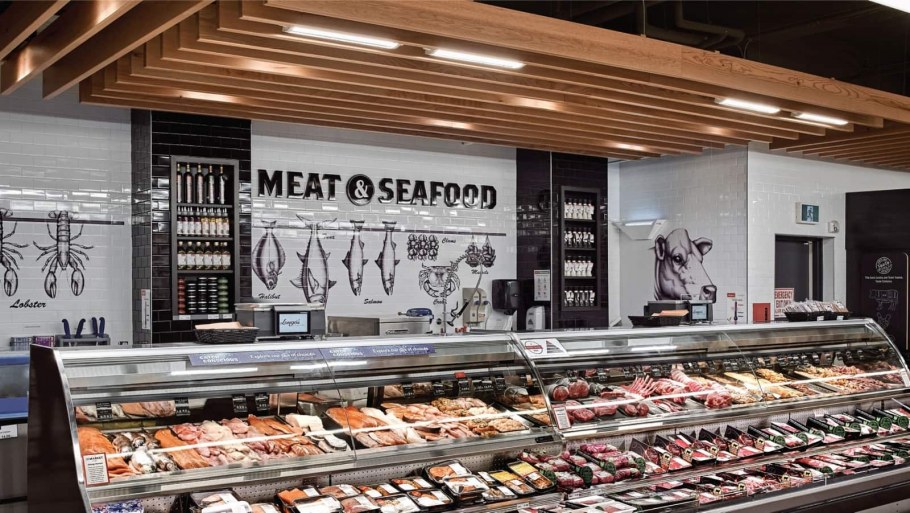 Интерьер продуктового магазина