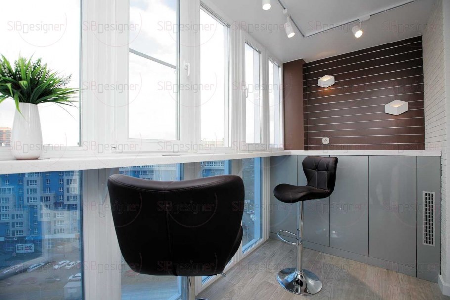 Отделка балкона ламинатом с барной стойкой