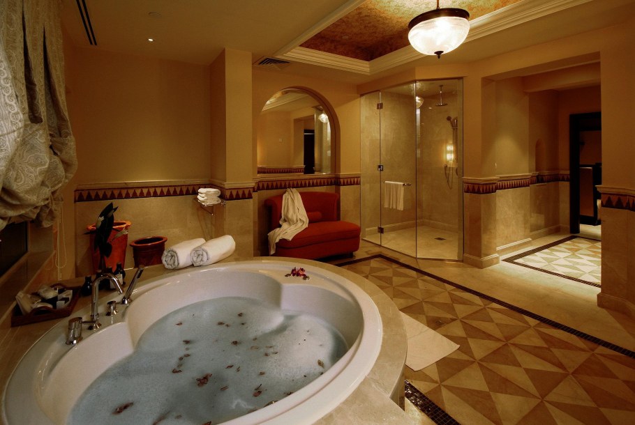 Ванная комната в шикарном отеле