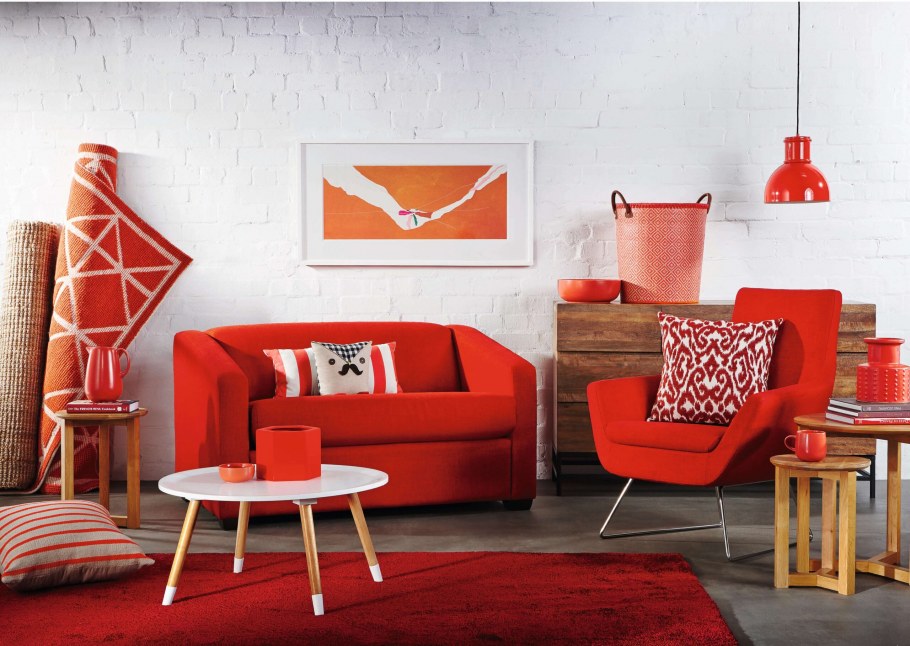 Оранжевый шкаф в интерьере