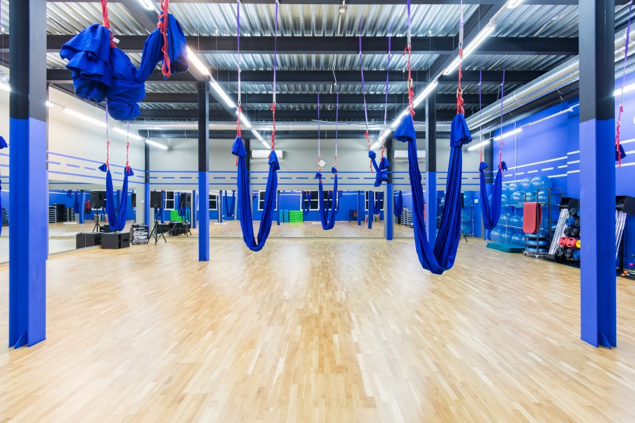 X Fit тренажерный зал