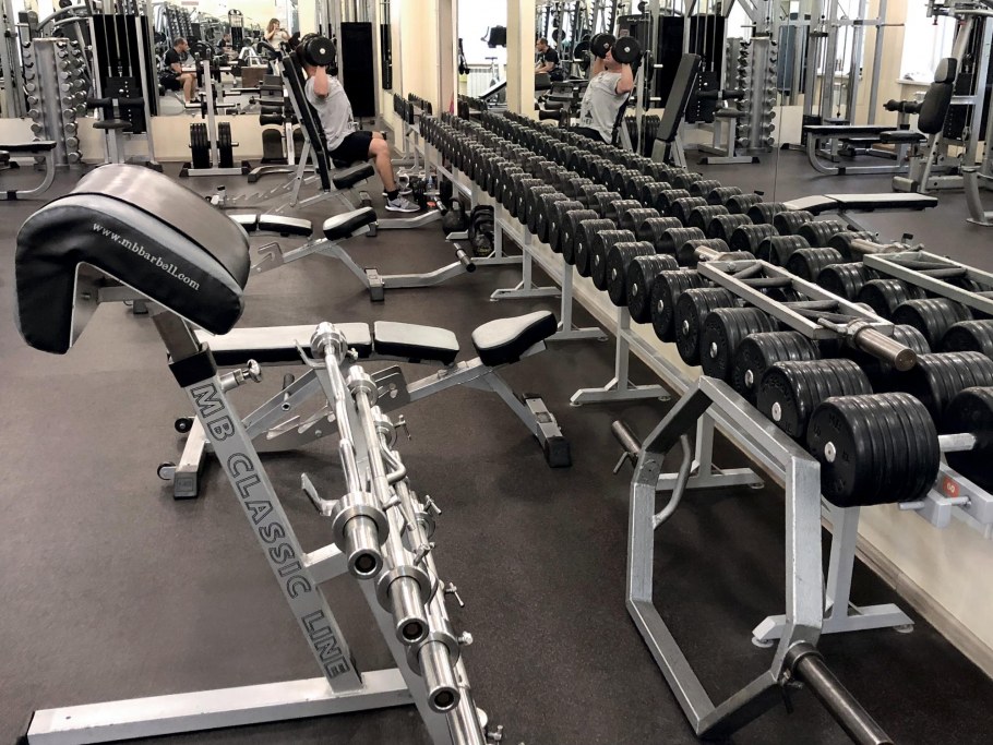 Тренажерный зал сверху