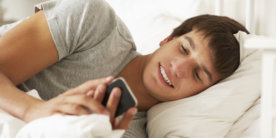 Парни подростки в постели