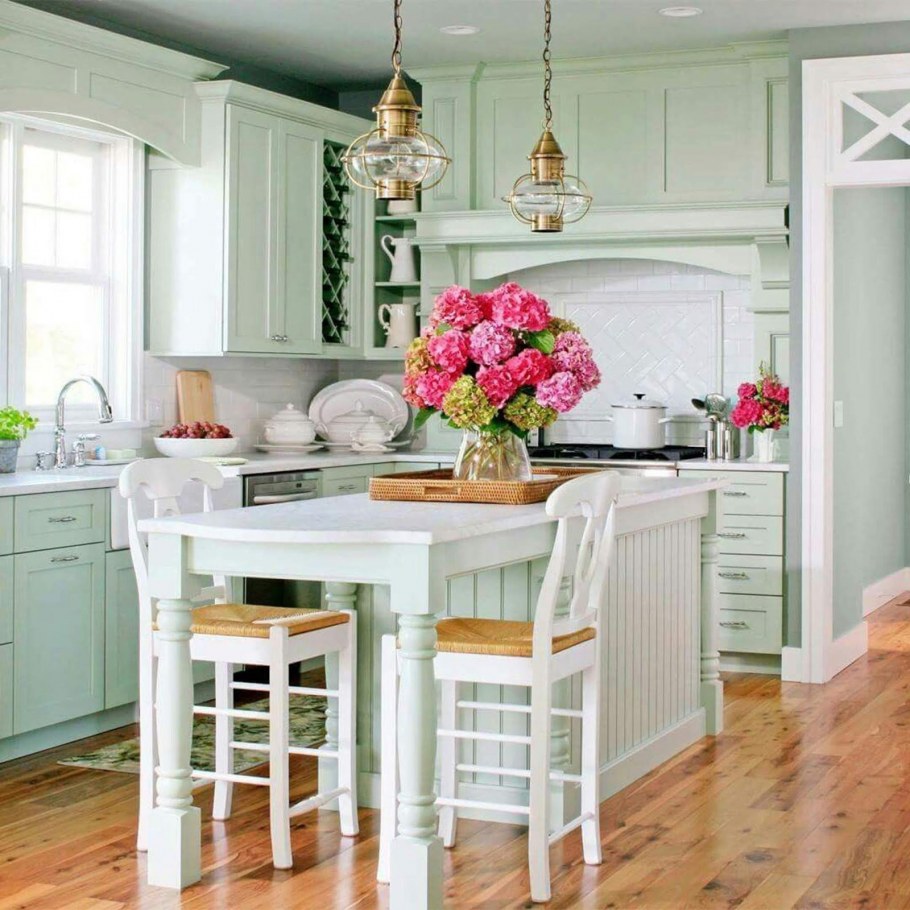 Кухня мятного цвета в стиле Прованс