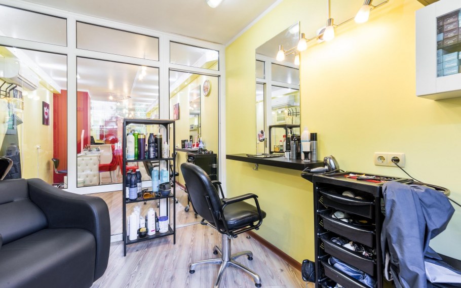 Бюджетный салон красоты