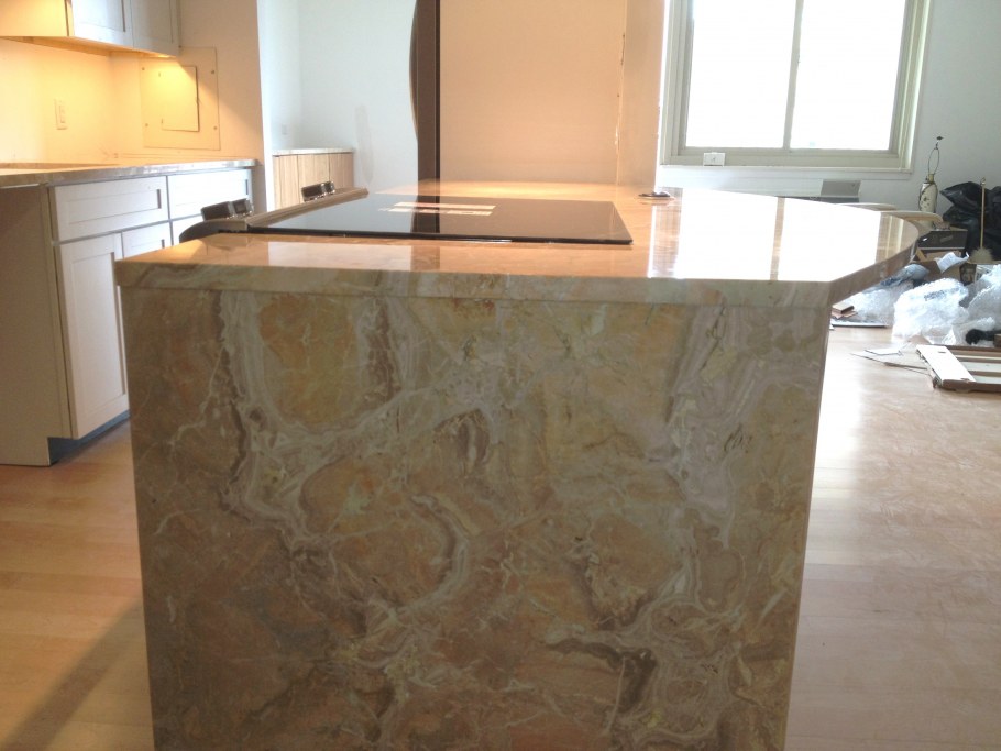 Мрамор Breccia Oniciata