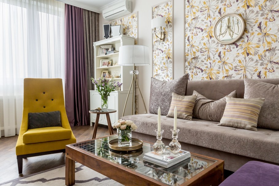 Комбинирование обоев в гостиной