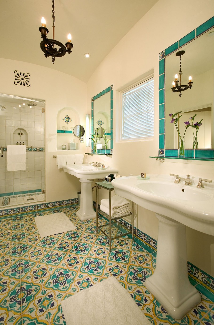 Ванная комната в мексиканском стиле