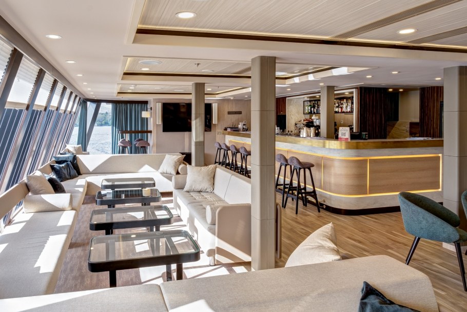 Плавучий отель Мустай Карим