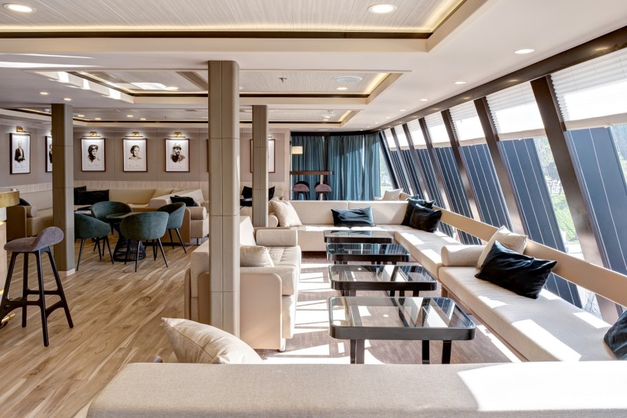 Мустай Карим теплоход