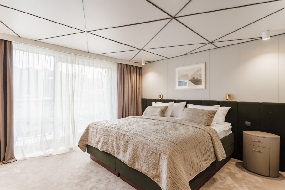 Мустай Карим теплоход в Санкт-Петербурге