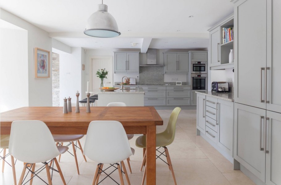 Сканди кухня серая