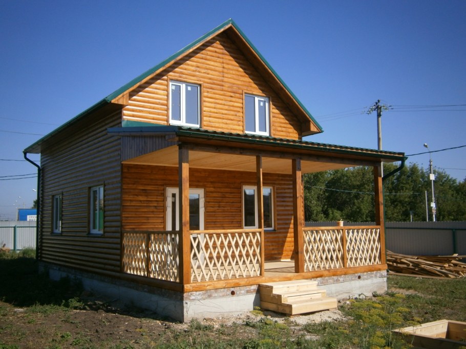 Дачный домик с открытой верандой