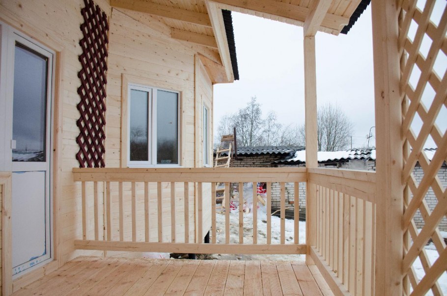 Каркасный дом с террасой