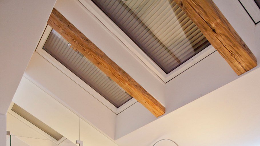 Светильник для наклонного потолка