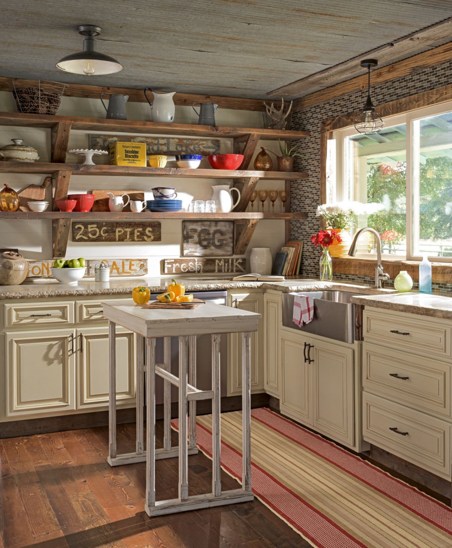 Кухня в деревянном доме