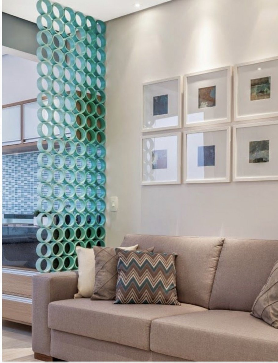 Декор перегородки в комнате