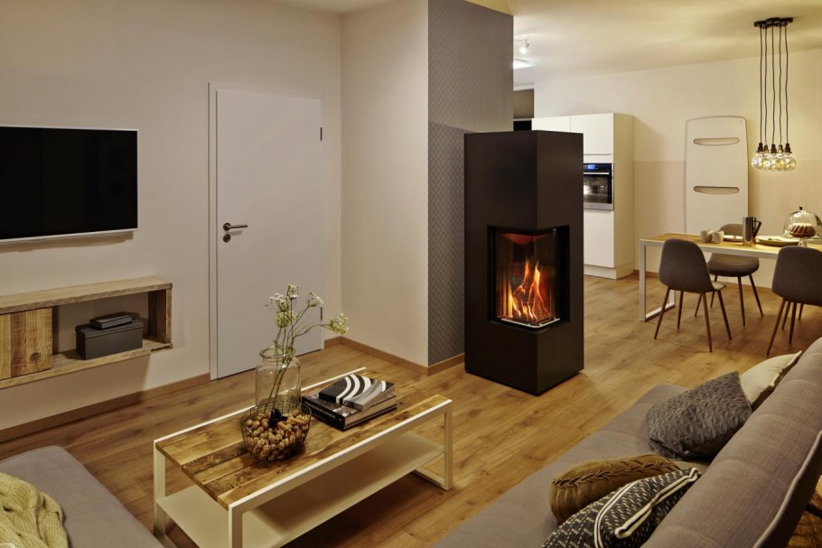 Камин в интерьере гостиной