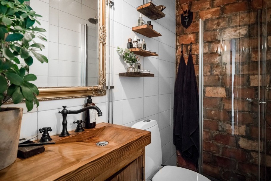 Ванная комната с душевой в стиле Эклектика