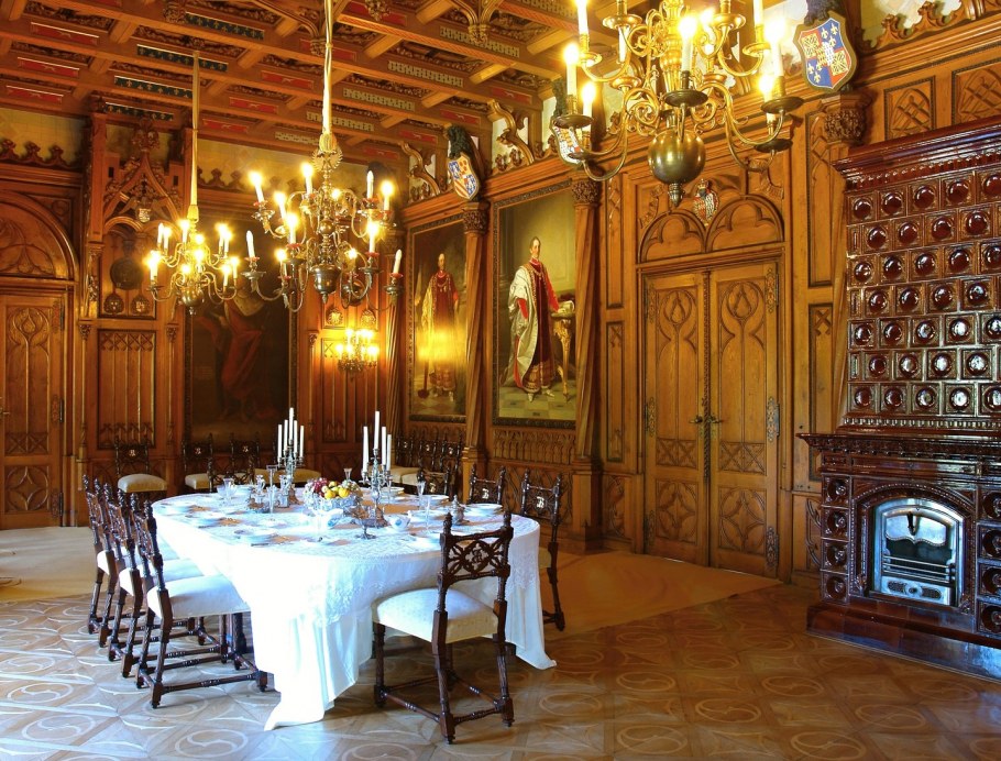 Замок Сихров внутреннее убранство