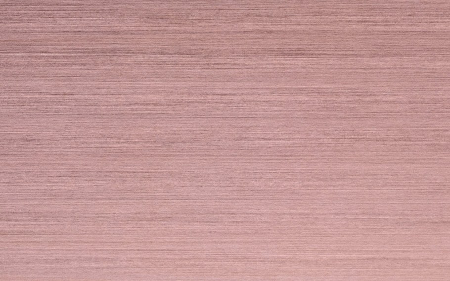 Розовый диван в интерьере