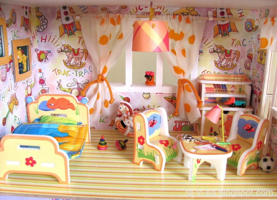 Комната детского сада для кукол