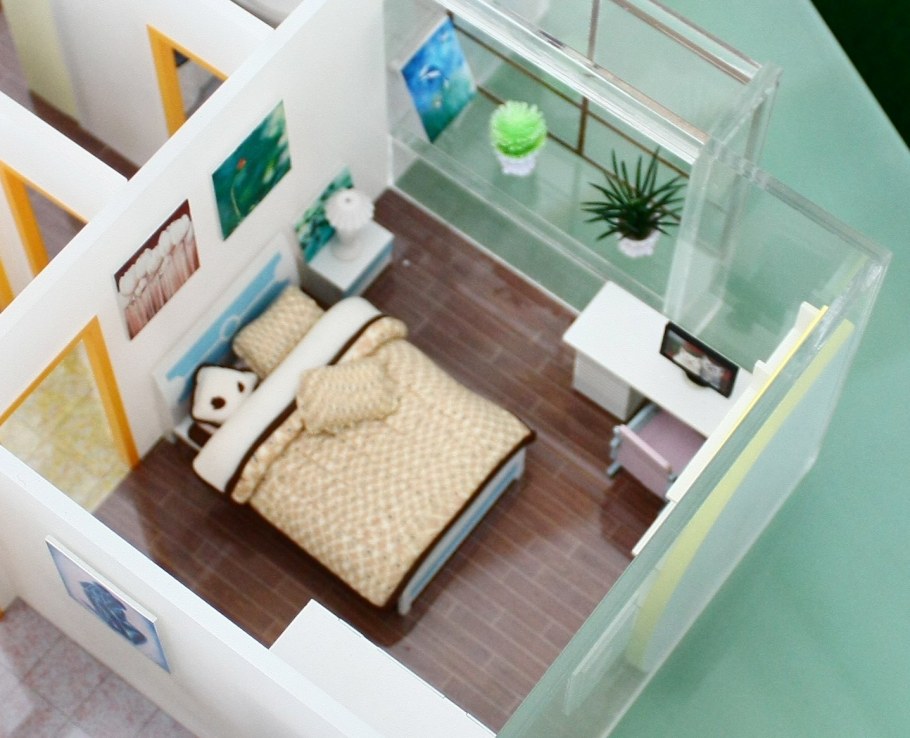 Дорога на полу из изоленты для детей